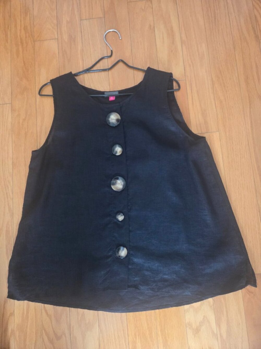 Vince Camuto sleeeles top, size XL